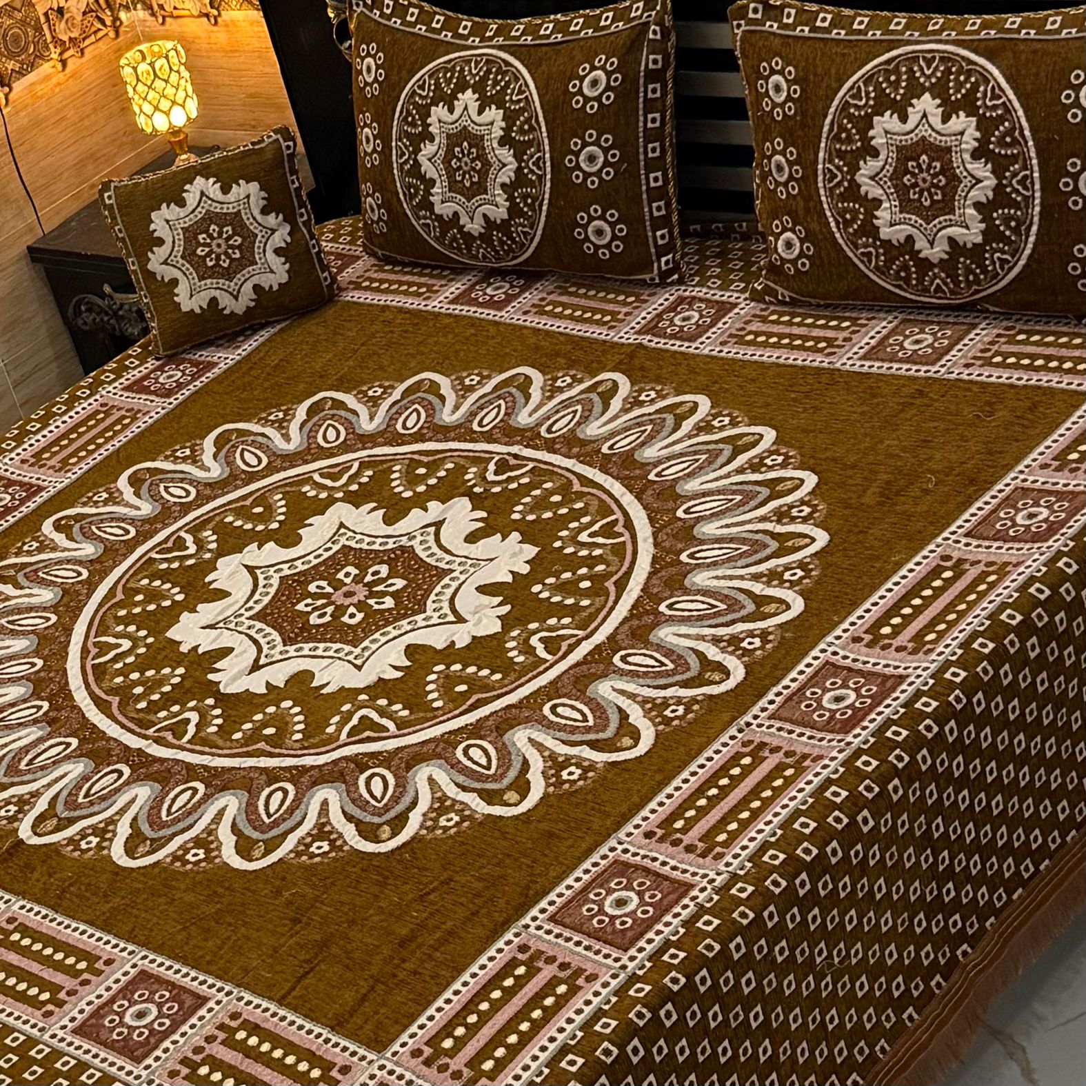 4pc velvet jacquard bedsheet (king size) velvet jacquard