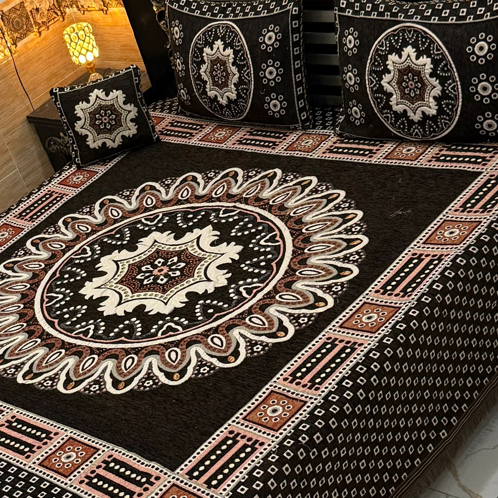 4pc velvet jacquard bedsheet (king size ) velvet jacquard